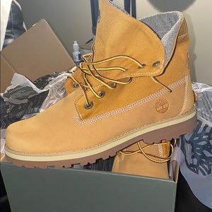 Wheat Courma Timberland Boots NIB never worn